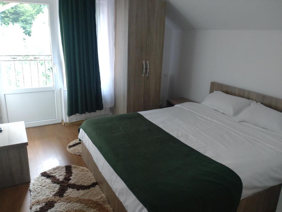 Casa Noastra Hotel โอร์โชวา ภายนอก รูปภาพ